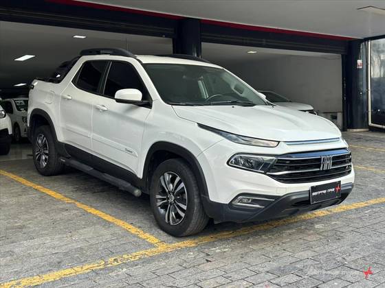 FIAT TORO 1.3 TURBO 270 FLEX FREEDOM AT6 FIAT TORO 1.3 TURBO 270 FLEX FREEDOM AT6